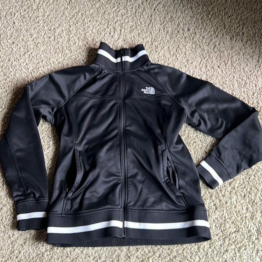 Sporty north face zip up